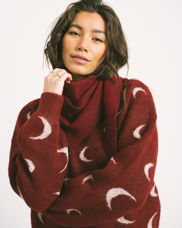 TILTIL Hally Triangle Scarf Red - Things I Like Things I Love