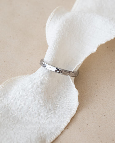 TILTIL Hammered Ring Zilver - Things I Like Things I Love