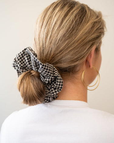 TILTIL Holly Checkered Scrunchie Zwart - Things I Like Things I Love