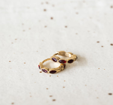 TILTIL Hoop Goldplated Zircon Burgundy Gold - Things I Like Things I Love