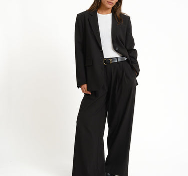 TILTIL Indy Open Back Blazer Zwart - Things I Like Things I Love