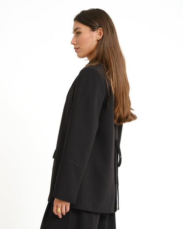 TILTIL Indy Open Back Blazer Zwart - Things I Like Things I Love
