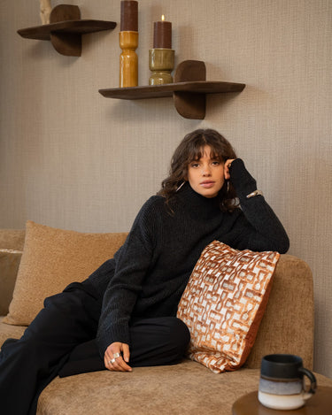 TILTIL Jackie Contrasted Mockneck Pullover Black - Things I Like Things I Love