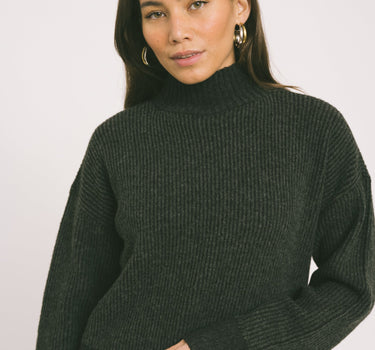 TILTIL Jackie Contrasted Mockneck Pullover Black - Things I Like Things I Love