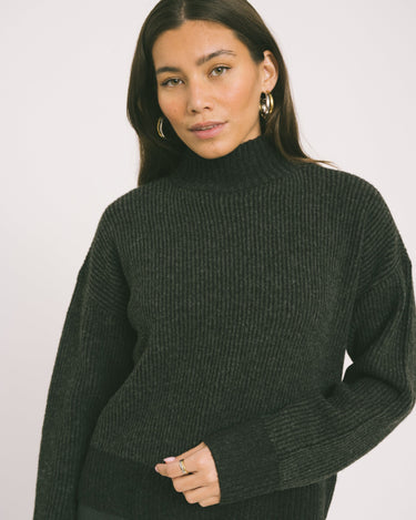TILTIL Jackie Contrasted Mockneck Pullover Black - Things I Like Things I Love
