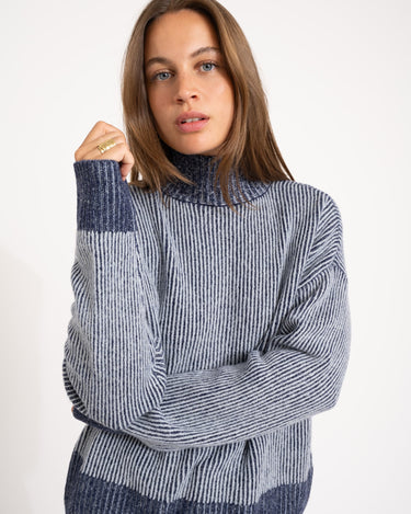 TILTIL Jackie Contrasted Mockneck Pullover Blue - Things I Like Things I Love