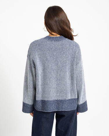 TILTIL Jackie Oversized Knit Pullover Blauw - Things I Like Things I Love