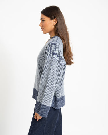 TILTIL Jackie Oversized Knit Pullover Blauw - Things I Like Things I Love