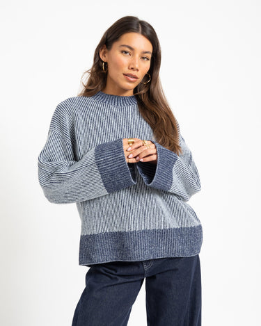 TILTIL Jackie Oversized Knit Pullover Blauw - Things I Like Things I Love