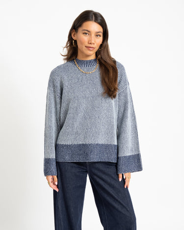 TILTIL Jackie Oversized Knit Pullover Blauw - Things I Like Things I Love
