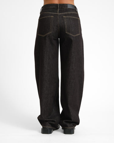TILTIL Joa Barrel Jeans Black - Things I Like Things I Love