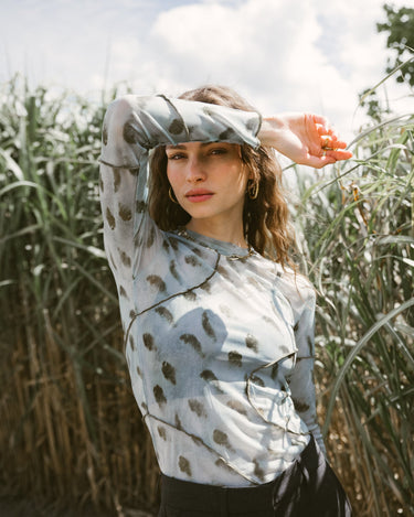 TILTIL Kay Longsleeve Feather Print Lichtblauw - Things I Like Things I Love