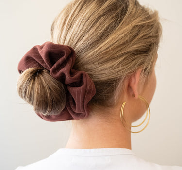TILTIL Knitted Stripe Scrunchie Bordeaux - Things I Like Things I Love