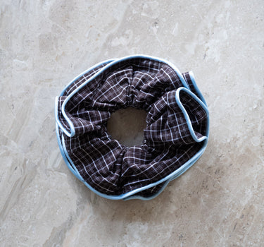 TILTIL Lined Checkered Scrunchie Bruin - Things I Like Things I Love