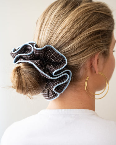 TILTIL Lined Checkered Scrunchie Bruin - Things I Like Things I Love
