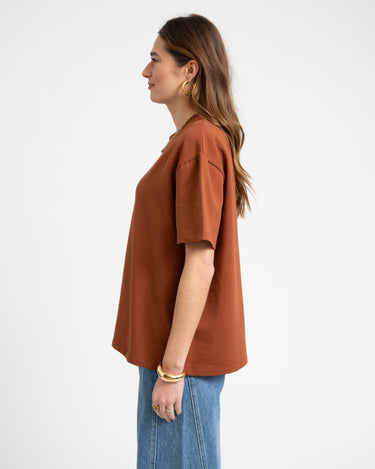 TILTIL Louis Tee Brown - Things I Like Things I Love