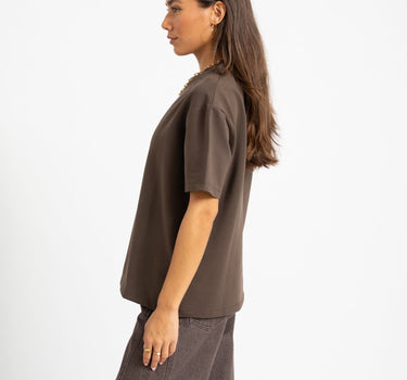 TILTIL Louis Tee Dark Brown - Things I Like Things I Love