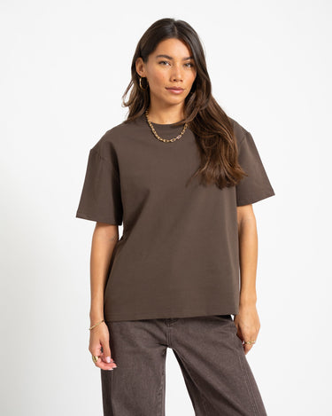 TILTIL Louis Tee Dark Brown - Things I Like Things I Love