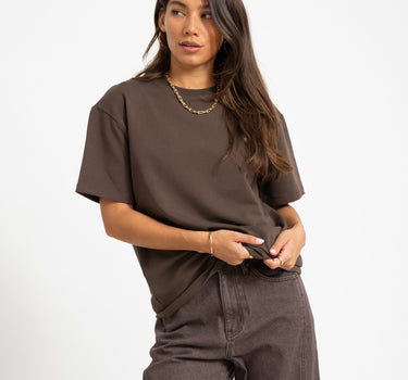 TILTIL Louis Tee Dark Brown - Things I Like Things I Love