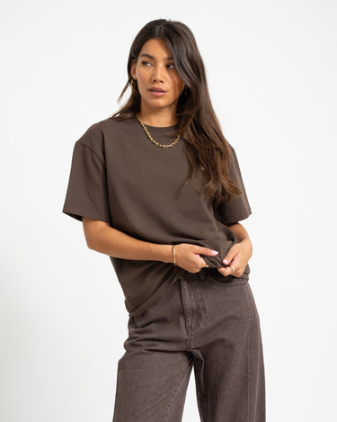 TILTIL Louis Tee Dark Brown - Things I Like Things I Love