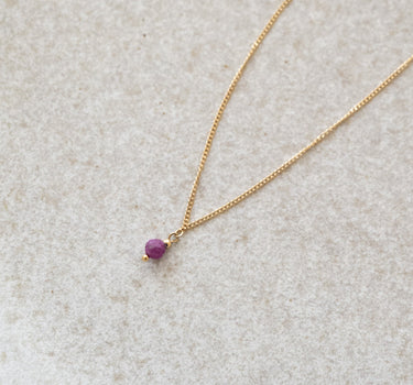 TILTIL Love Gemstone Necklace Goud Ruby - Things I Like Things I Love