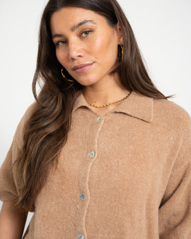 TILTIL Moun Polo Knit Cognac One Size - Things I Like Things I Love