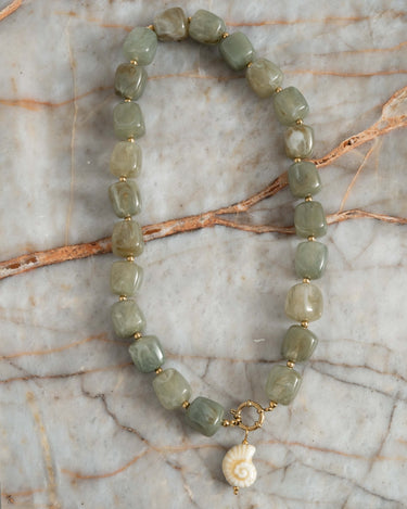 TILTIL Necklace Bead Shell Green - Things I Like Things I Love