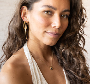 TILTIL Necklace Hold Me Close Gold - Things I Like Things I Love