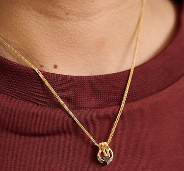 TILTIL Necklace Hold Me Close Gold - Things I Like Things I Love