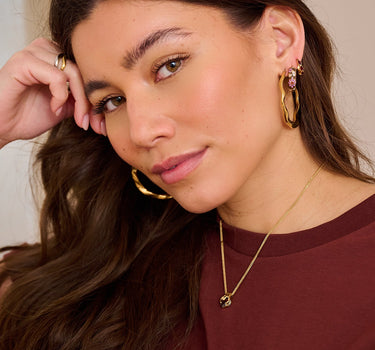 TILTIL Necklace Hold Me Close Gold - Things I Like Things I Love