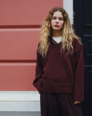 TILTIL Percy V-Neck Pullover Bordeaux - Things I Like Things I Love