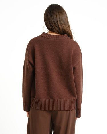 TILTIL Percy V-Neck Pullover Bruin - Things I Like Things I Love