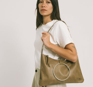 TILTIL Raven Ring Bag Taupe - Things I Like Things I Love