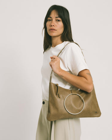 TILTIL Raven Ring Bag Taupe - Things I Like Things I Love