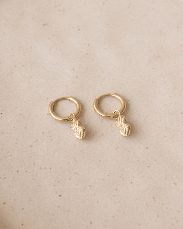 TILTIL Sacred Heart Earrings Goud - Things I Like Things I Love