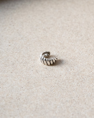 TILTIL Salome Stripy Single Earcuff Silver - Things I Like Things I Love