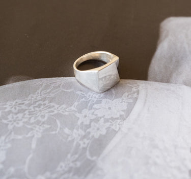 TILTIL Sanne Squary Signet Ring Silver - Things I Like Things I Love