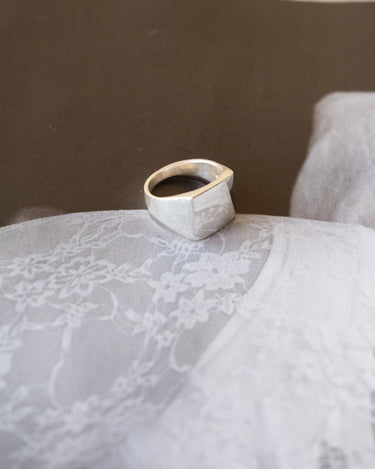 TILTIL Sanne Squary Signet Ring Silver - Things I Like Things I Love
