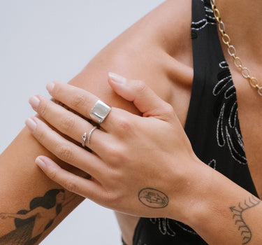 TILTIL Sanne Squary Signet Ring Silver - Things I Like Things I Love