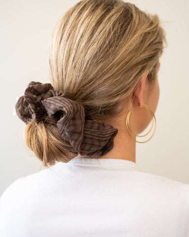 TILTIL Scrunchie Weave Bruin - Things I Like Things I Love