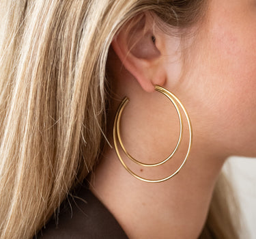 TILTIL Set Of 2 Gemini Hoop Earrings Gold - Things I Like Things I Love