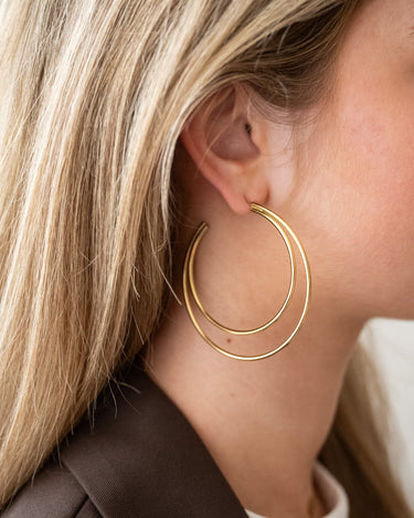 TILTIL Set Of 2 Gemini Hoop Earrings Gold - Things I Like Things I Love