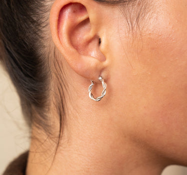 TILTIL Set of 2 Hoop Bella Twist - Things I Like Things I Love