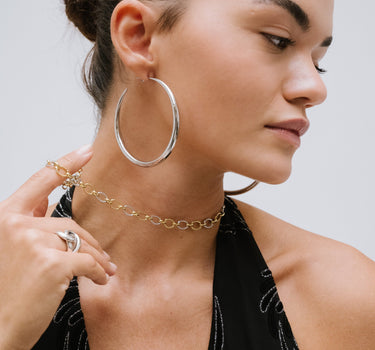 TILTIL Set of 2 Hoop Elegant Round Rhodium Silver - Things I Like Things I Love