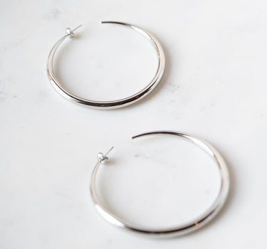 TILTIL Set of 2 Hoop Elegant Round Rhodium Silver - Things I Like Things I Love