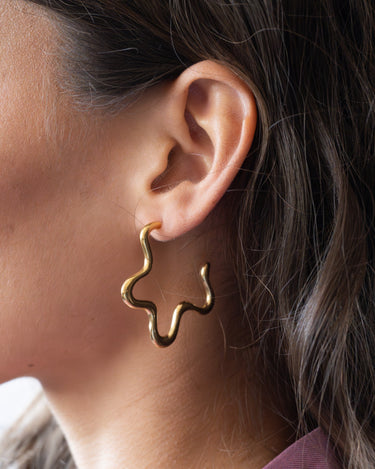 TILTIL Set of 2 Hoop Goldplated Organic Flower - Things I Like Things I Love