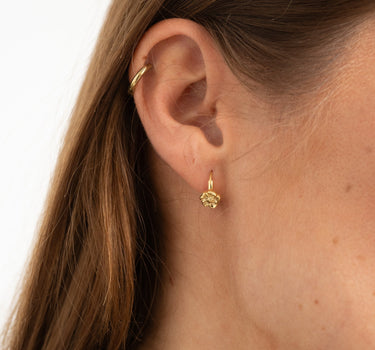 TILTIL Set of 2 Hoop Tiny Flower Poppy Gold - Things I Like Things I Love