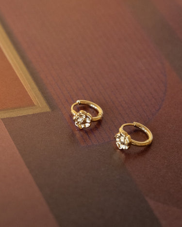 TILTIL Set of 2 Hoop Tiny Flower Poppy Gold - Things I Like Things I Love