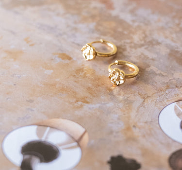 TILTIL Set of 2 Hoop Tiny Flower Poppy Gold - Things I Like Things I Love