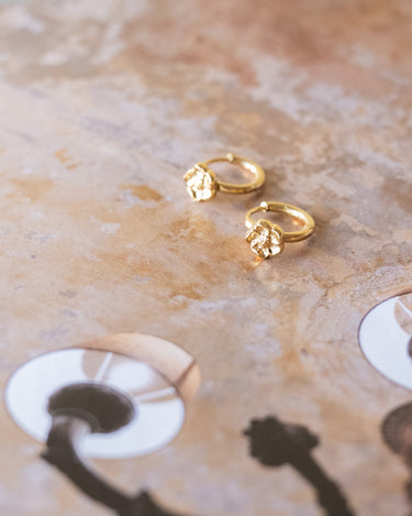 TILTIL Set of 2 Hoop Tiny Flower Poppy Gold - Things I Like Things I Love